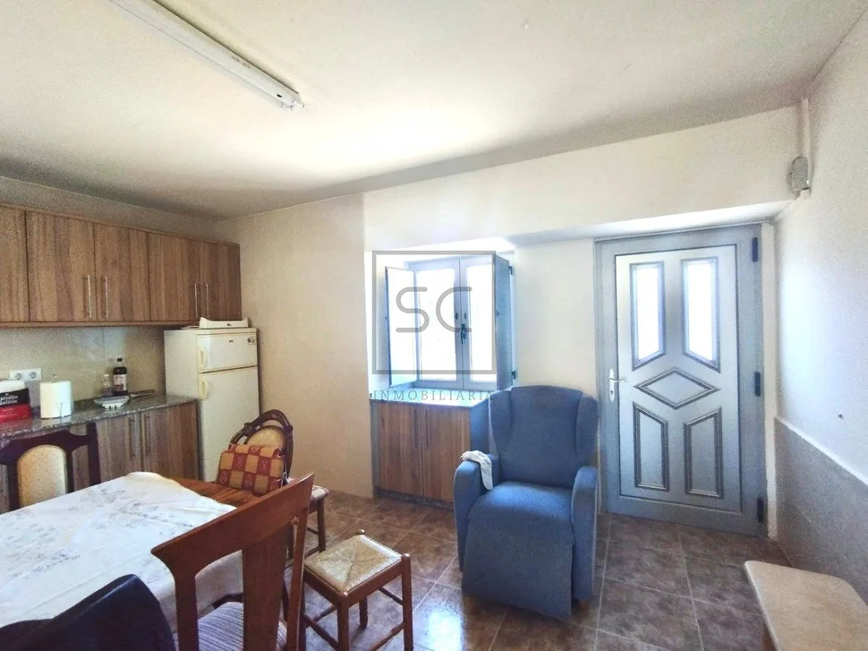 Casa en venta con reciente reforma y gran extensión de terreno