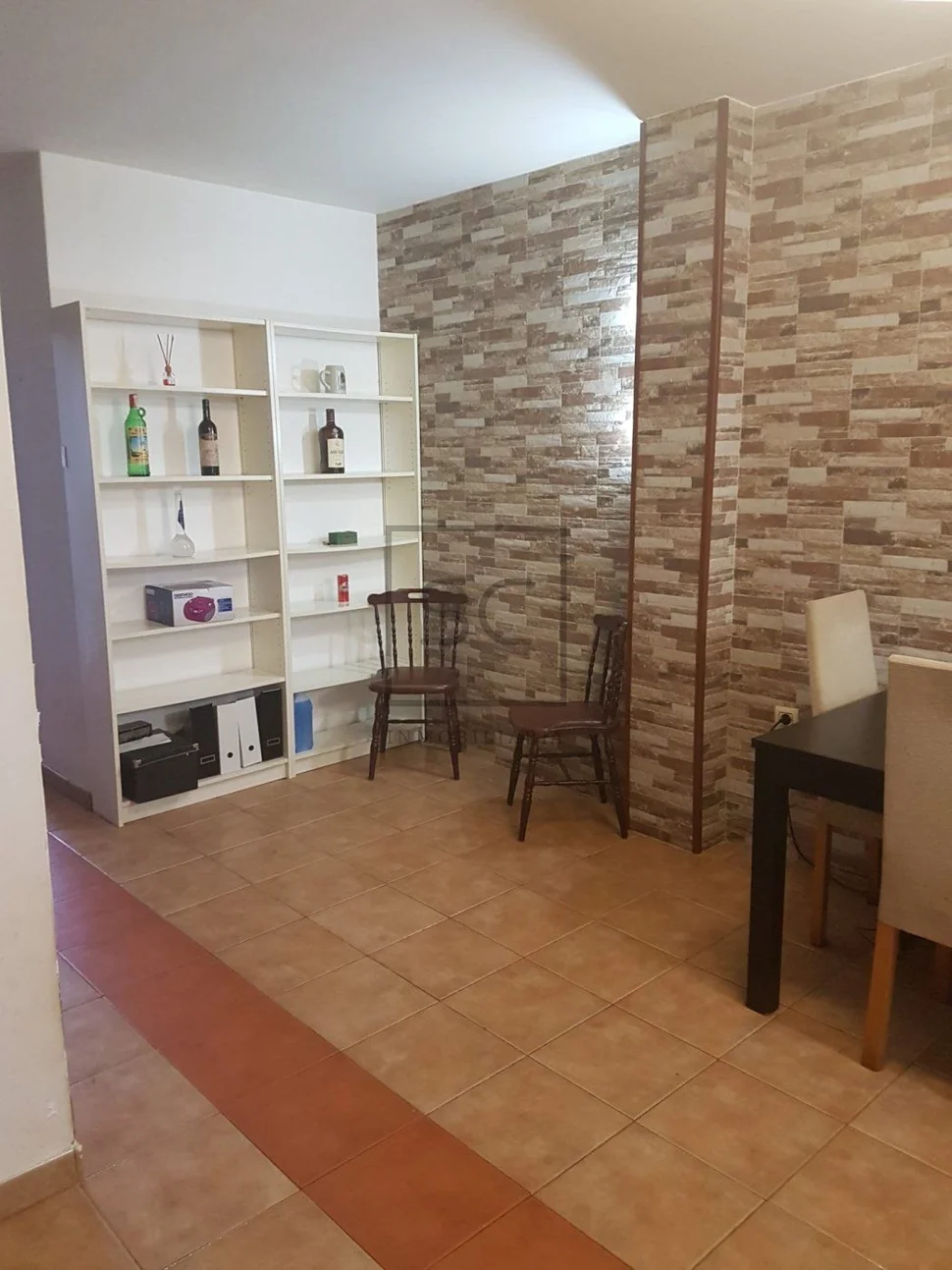 Bajo vivienda acondicionado con jardín