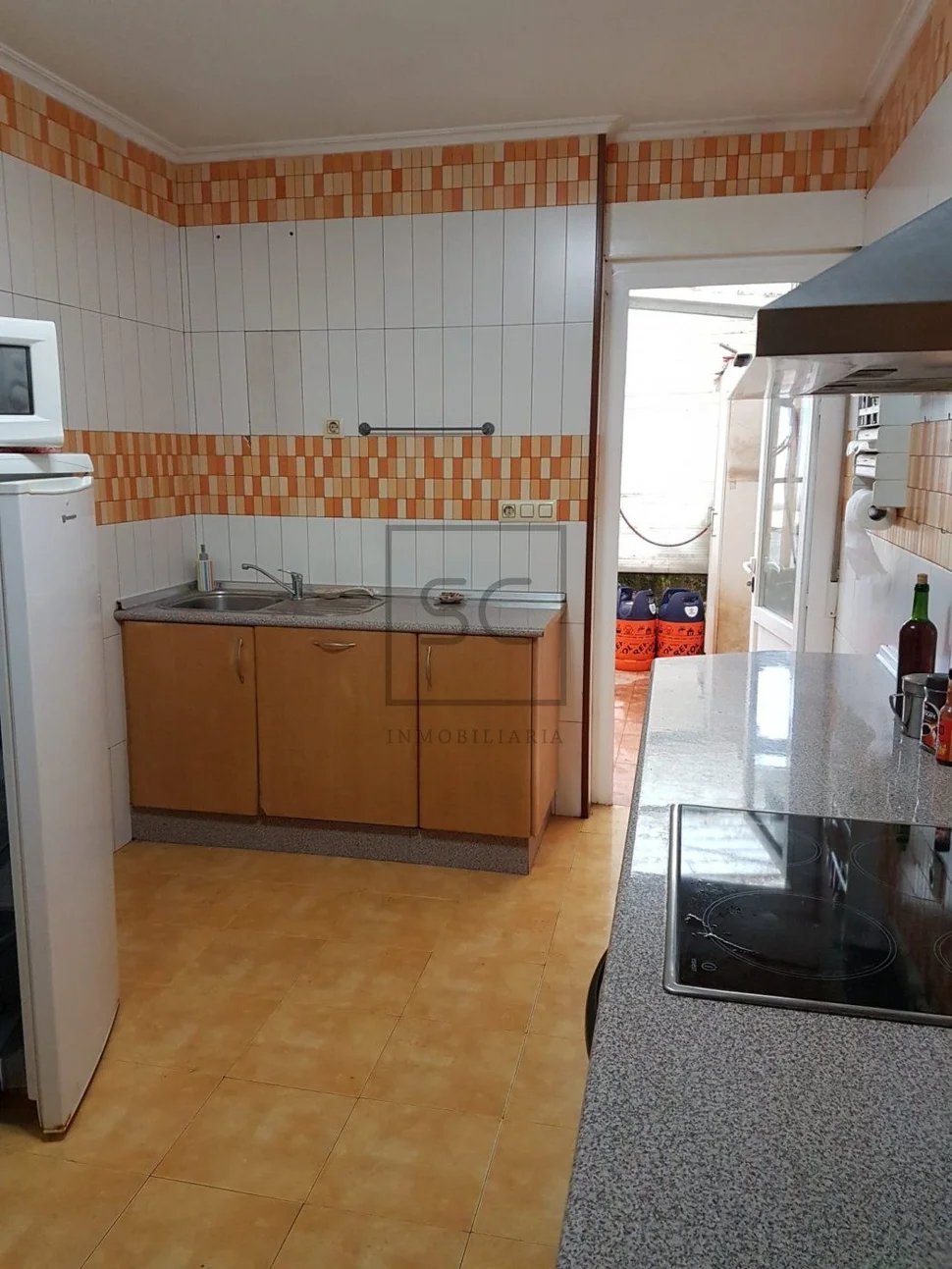 Bajo vivienda acondicionado con jardín