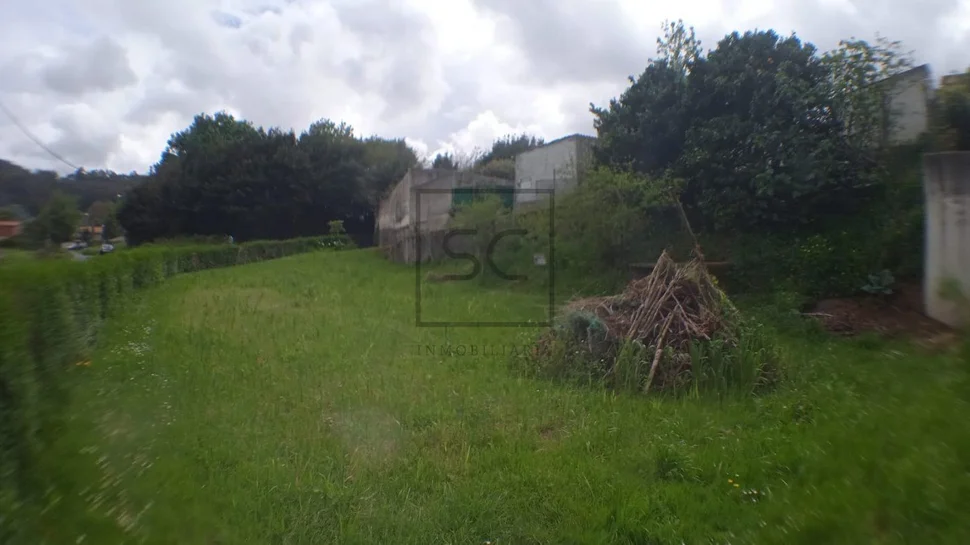 Casa para Reformar y Terreno para Construir en Neda
