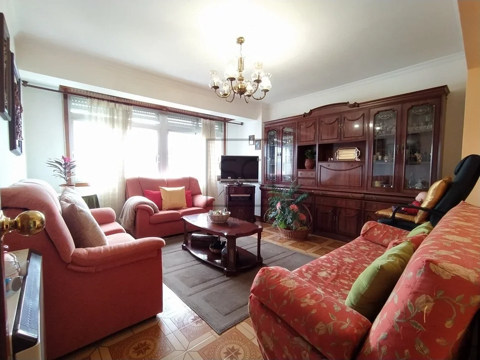 Voluminoso 3º sin ascensor en piñeiros, narón