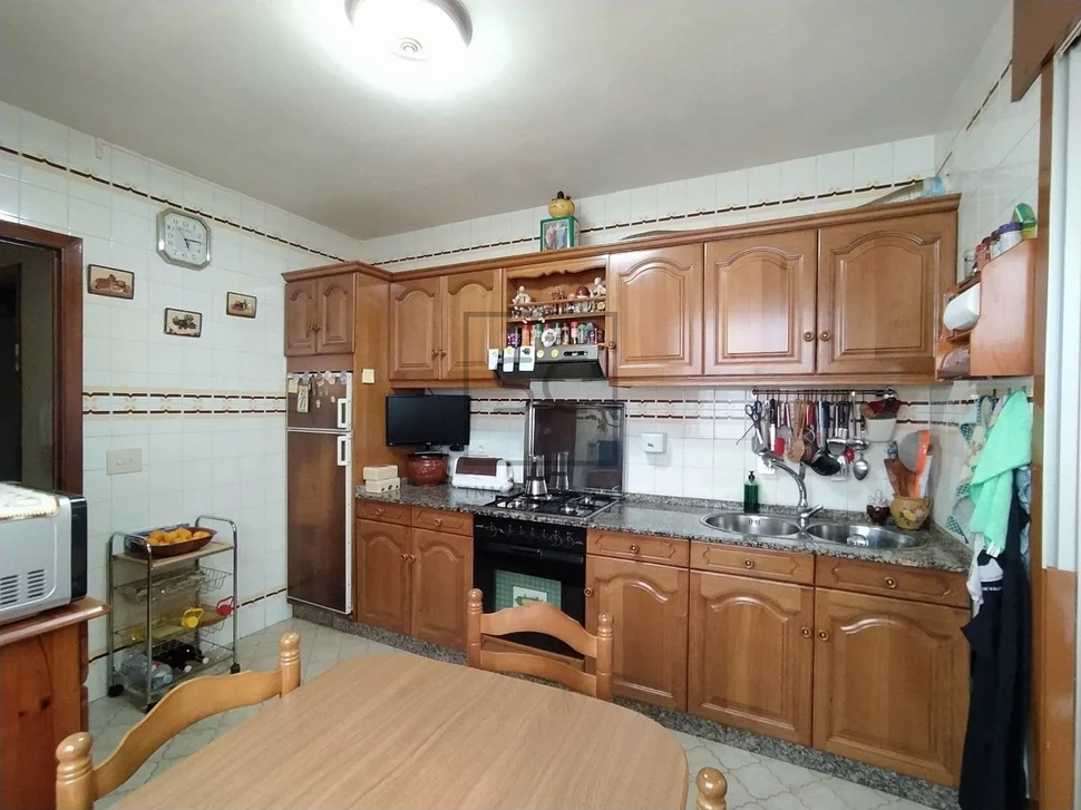 Voluminoso 3º sin ascensor en piñeiros, narón