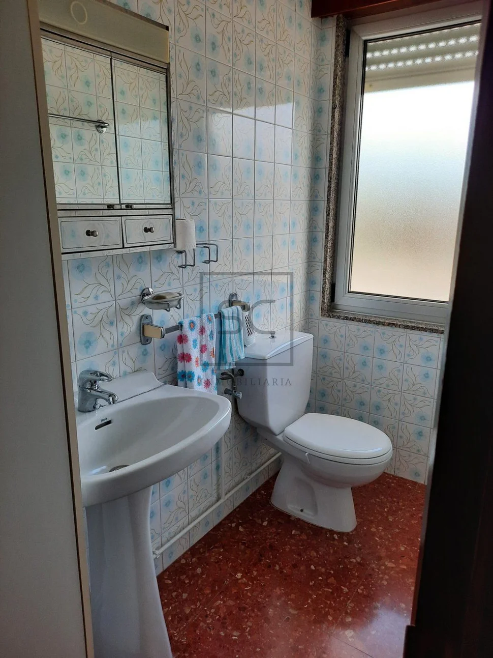 Casa con gran finca para entrar a vivir en el castro, narón