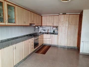 Casa con gran finca para entrar a vivir en el castro, narón