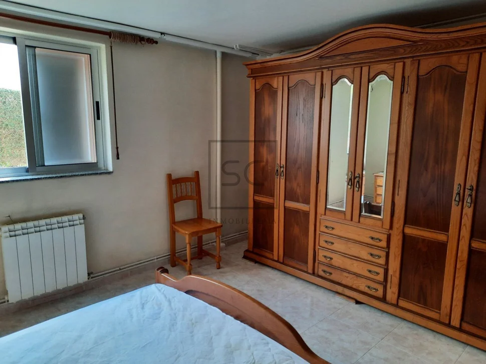 Casa con gran finca para entrar a vivir en el castro, narón