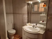 Casa con viviendas independientes, jardín y garaje en joane, ferrol