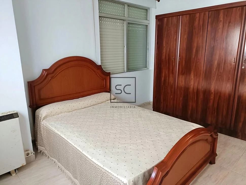 Piso centrico y soleado en naron con terreno y bodega