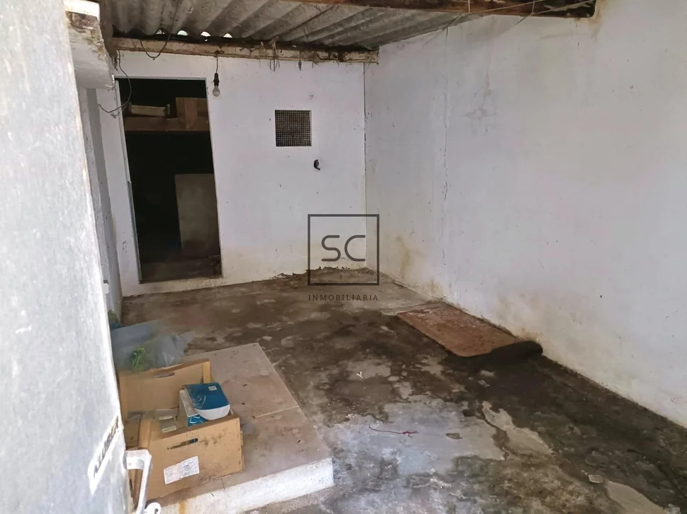 Piso centrico y soleado en naron con terreno y bodega