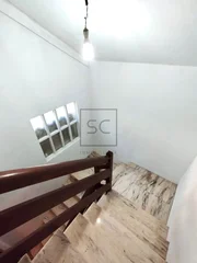 Casa de campo con terreno urbanizable y bodegas en fene