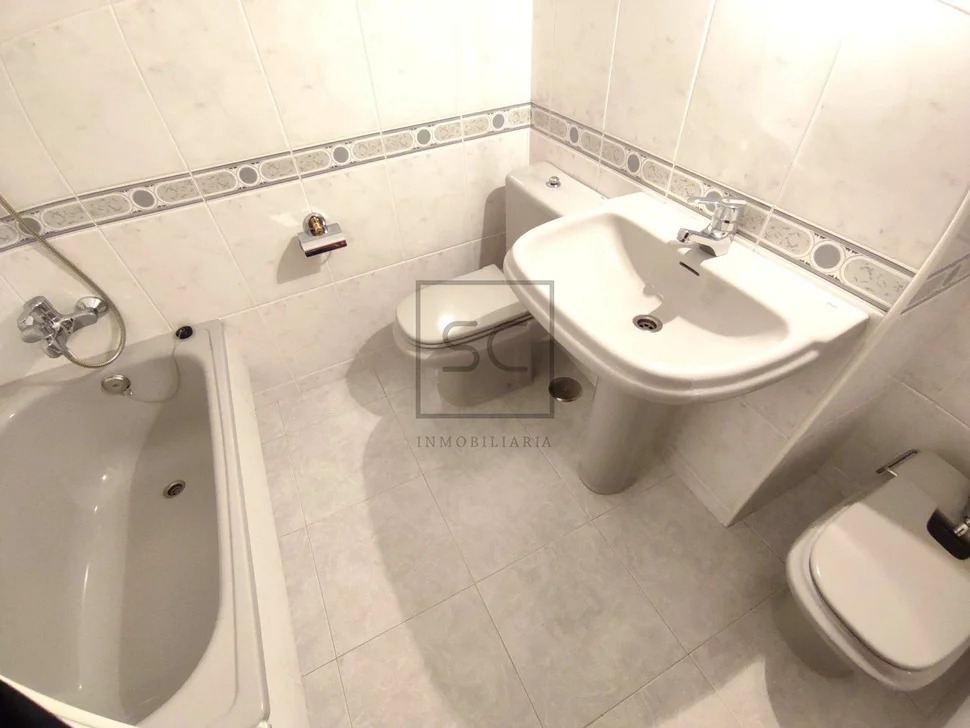 Piso reformado en caranza-ferrol