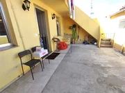 Casa Reformada con Patio y Bodegas en Freixeiro