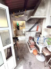 Casa Reformada con Patio y Bodegas en Freixeiro