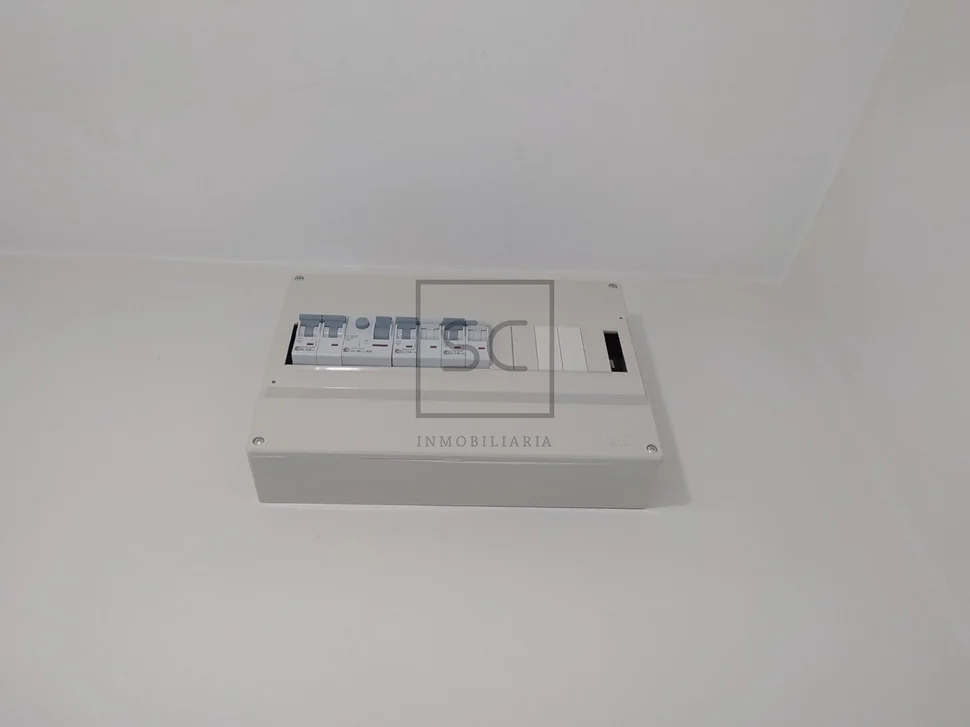 Casa adosada con patio y terreno en serantes, ferrol