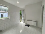 Casa adosada con patio y terreno en serantes, ferrol