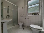 Casa adosada con patio y terreno en serantes, ferrol