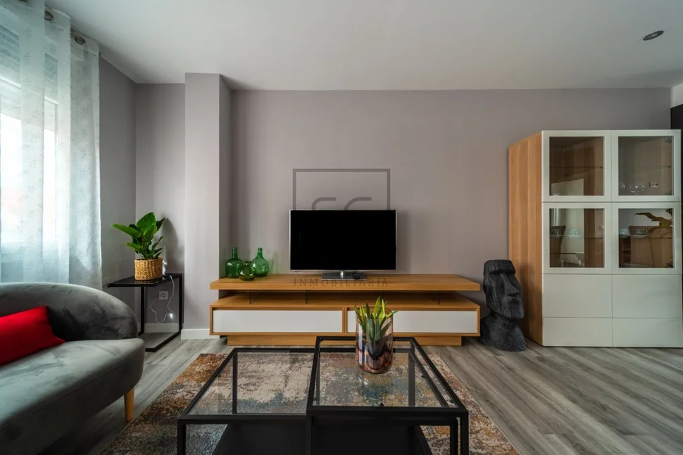 Moderno apartamento amueblado en zona ultramar