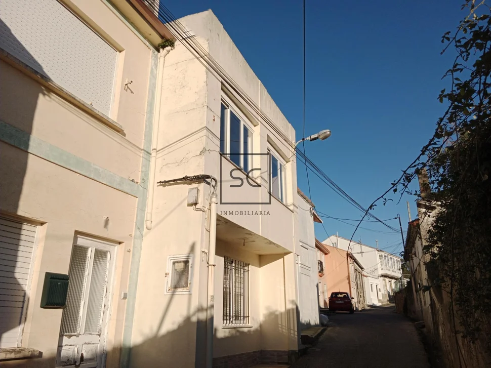 Casa para Reformar con Vistas al Mar en O Seixo, Mugardos