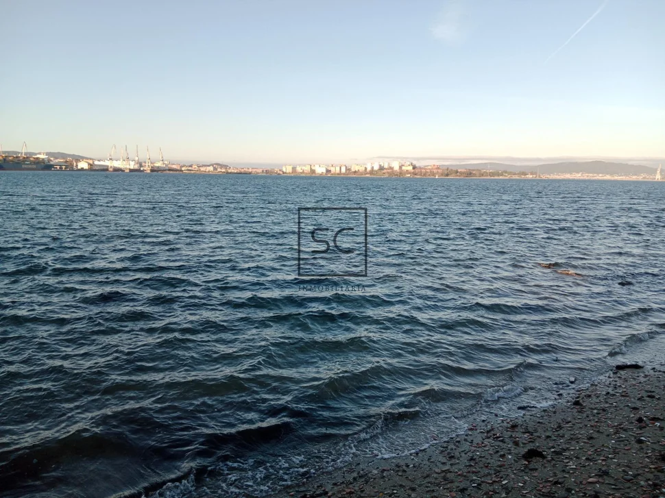 Casa para Reformar con Vistas al Mar en O Seixo, Mugardos