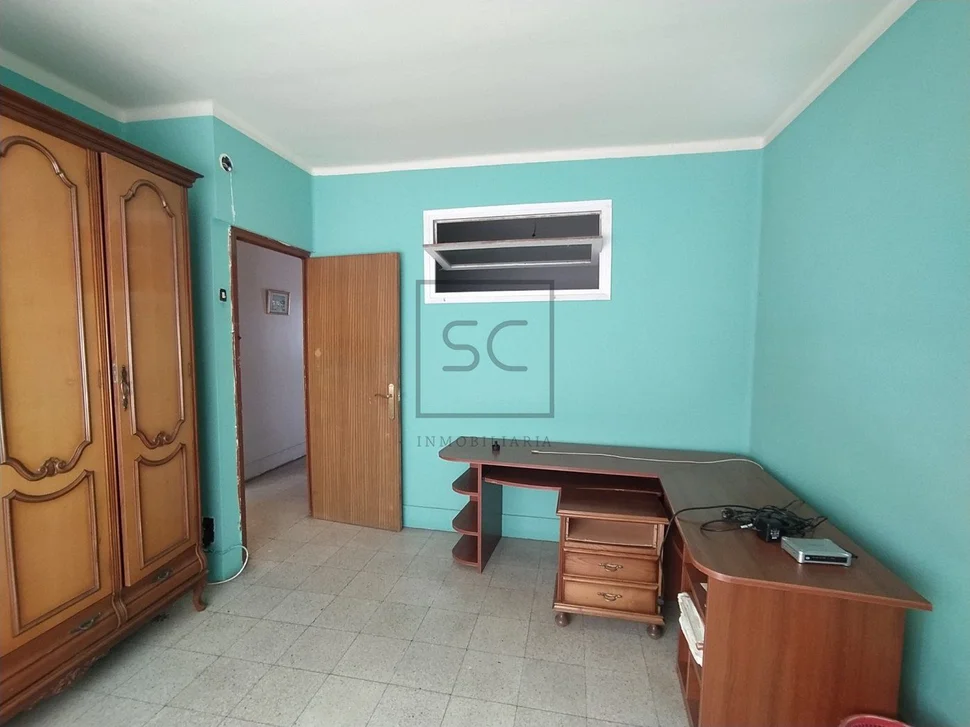Casa con jardín en castro, narón