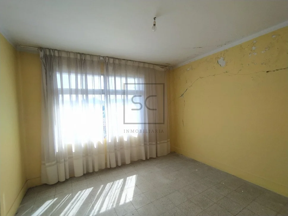 Casa con jardín en castro, narón
