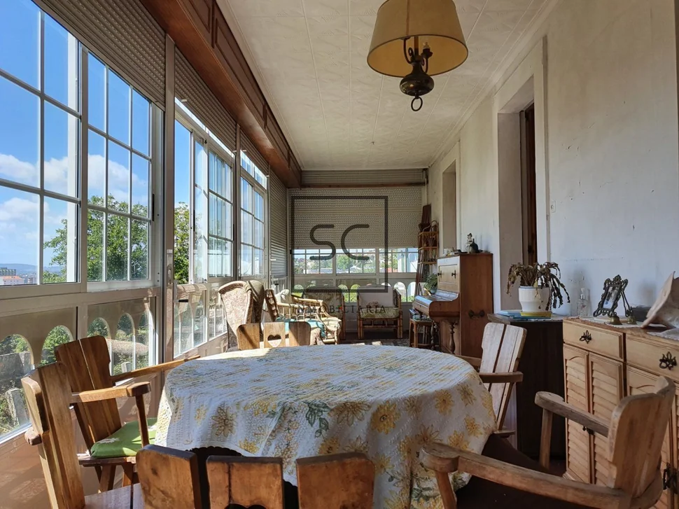 Casa con finca y vistas a la ría en chamoso, fene
