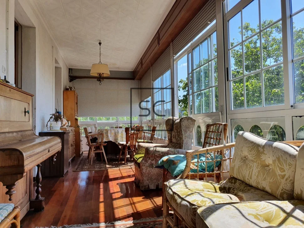Casa con finca y vistas a la ría en chamoso, fene
