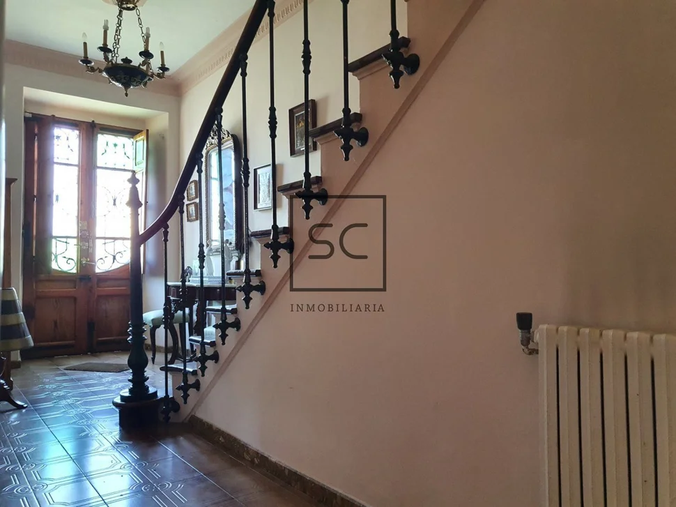 Casa con finca y vistas a la ría en chamoso, fene