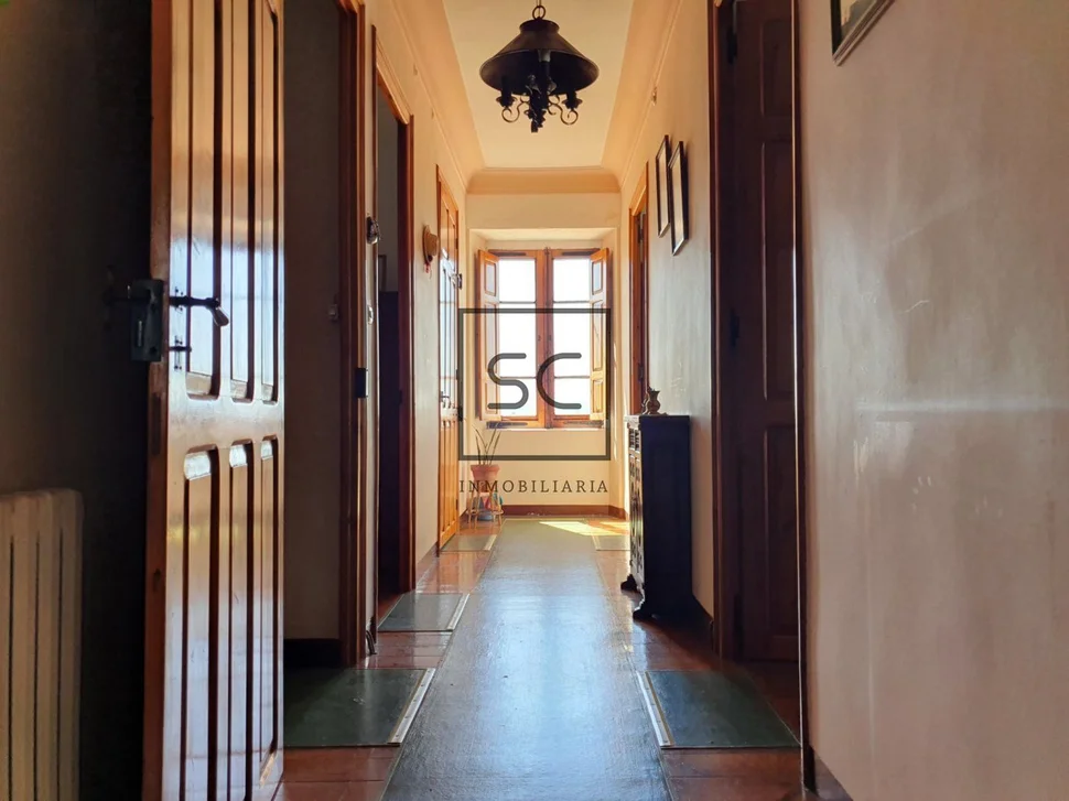 Casa con finca y vistas a la ría en chamoso, fene