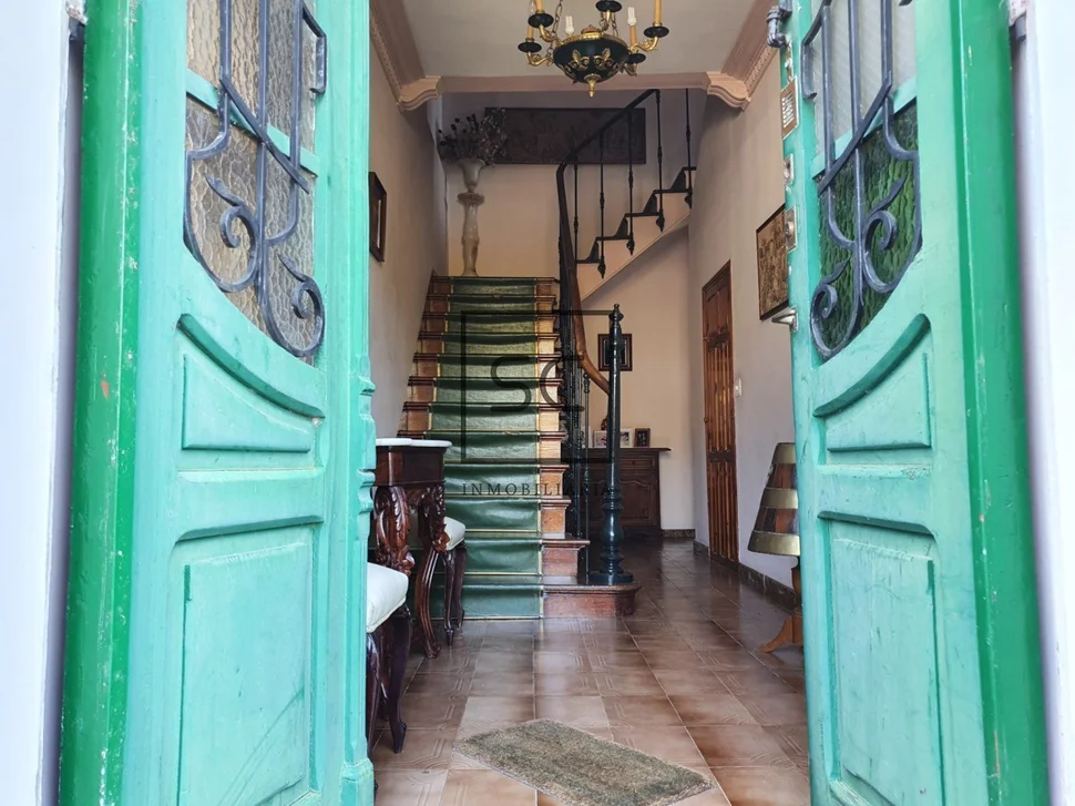 Casa con finca y vistas a la ría en chamoso, fene