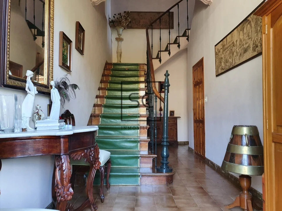 Casa con finca y vistas a la ría en chamoso, fene
