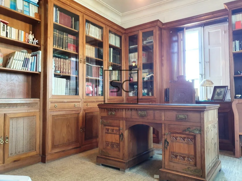 Casa con finca y vistas a la ría en chamoso, fene