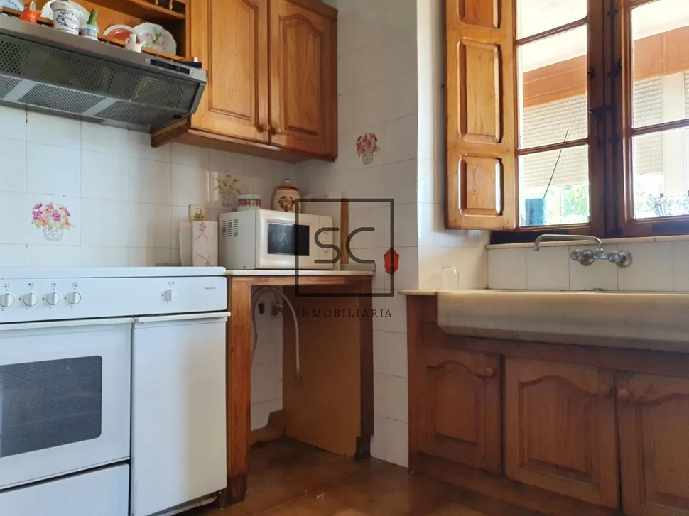 Casa con finca y vistas a la ría en chamoso, fene