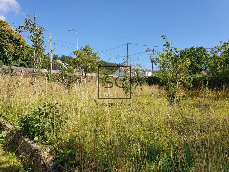 Casa con finca y vistas a la ría en chamoso, fene