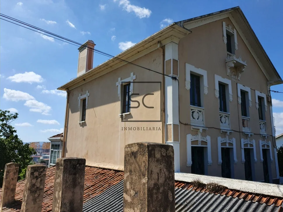 Casa con finca y vistas a la ría en chamoso, fene