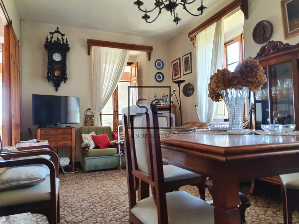 Casa con finca y vistas a la ría en chamoso, fene