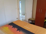 Casa con bodegas y patio