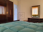 Casa con bodegas y patio