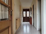 Casa con bodegas y patio