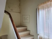 Casa con bodegas y patio