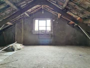 Casa con bodegas y patio