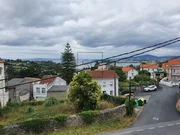 Casa con bodegas y patio