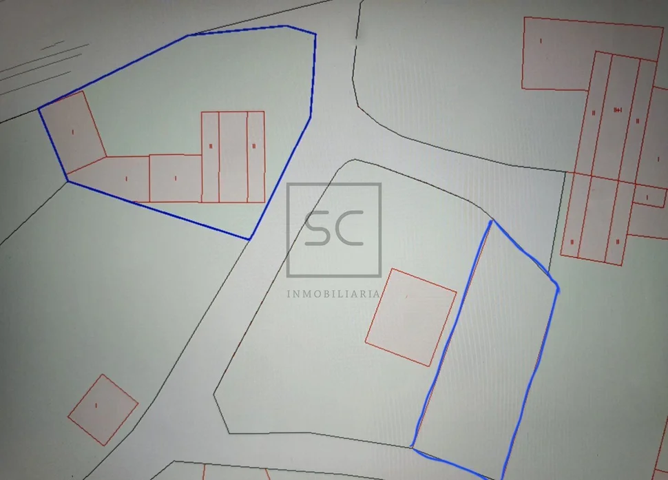 Casa con bodegas y patio