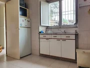 Casa con bodegas y patio