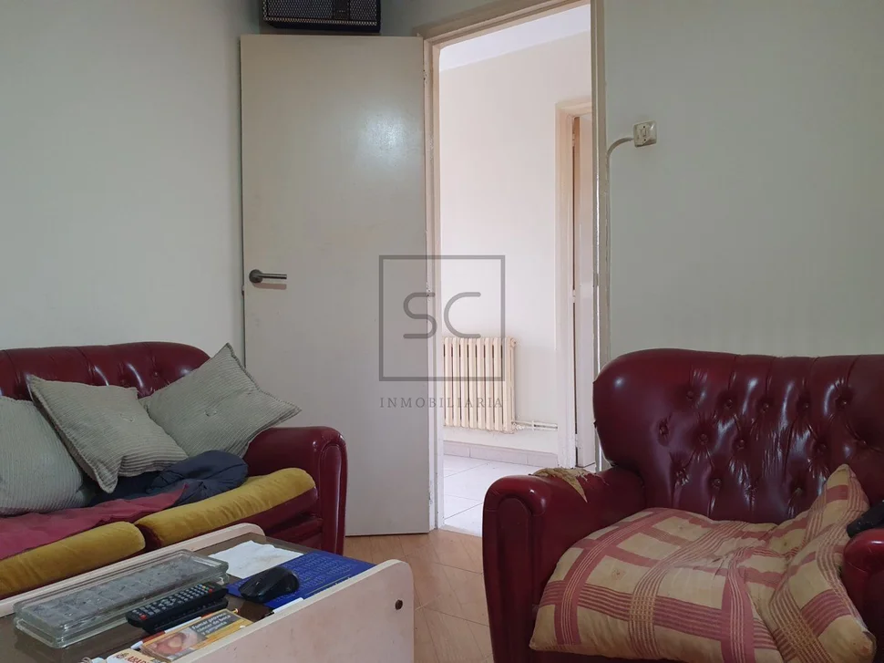 Casa con bodegas y patio