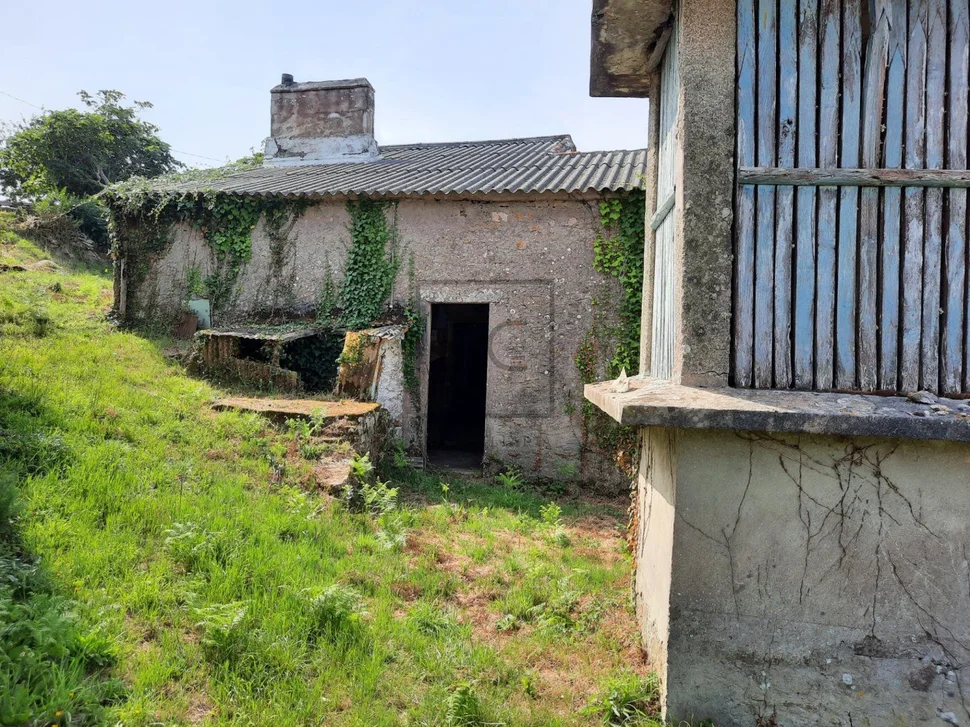 Casa de piedra para restauración integral