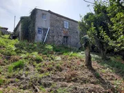 Casa de piedra para restauración integral
