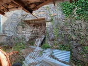 Casa de piedra para restauración integral