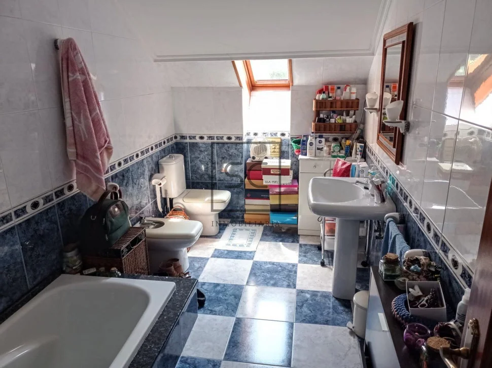 Pareado cercano a playa frouxeira para entrar a vivir en valdoviño, valdoviño