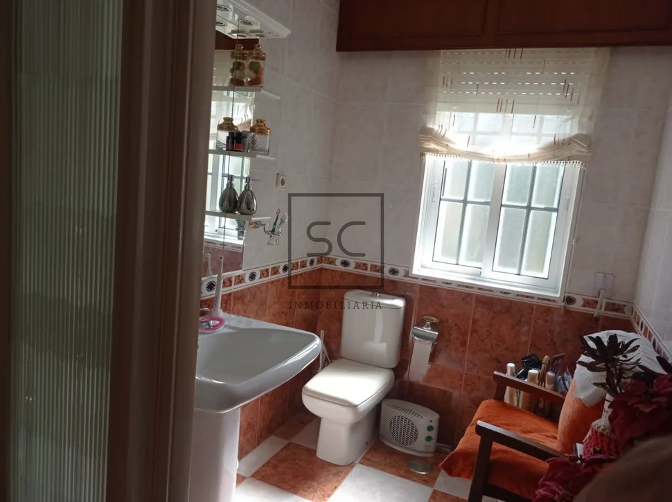 Pareado cercano a playa frouxeira para entrar a vivir en valdoviño, valdoviño