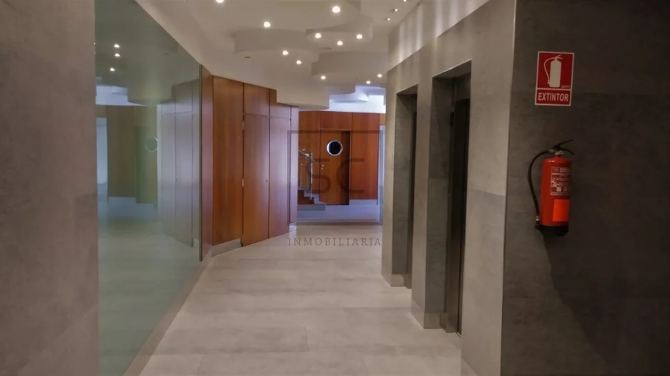 Fantástico ático en sada